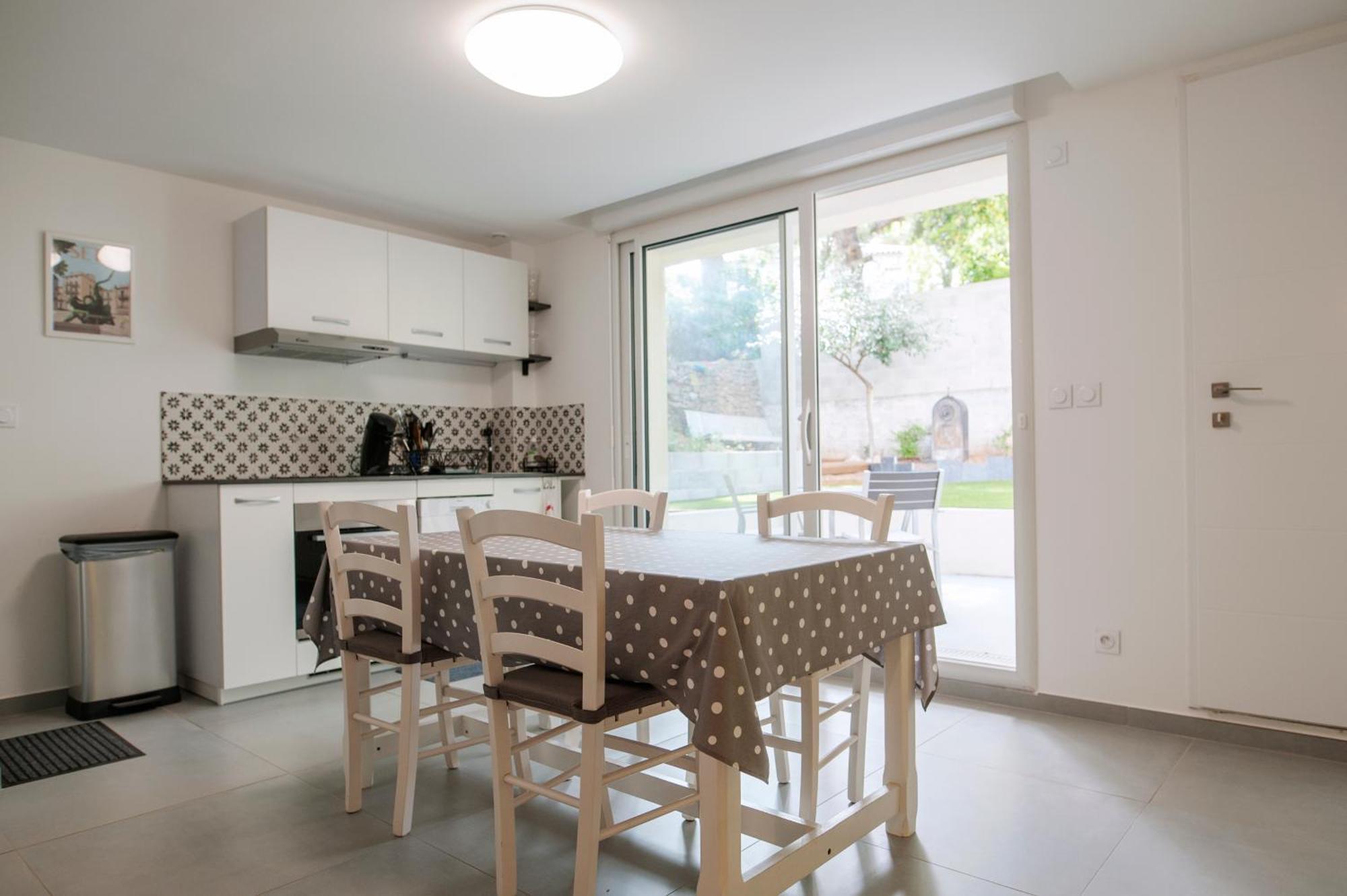 Le Solaret Bed & Breakfast Sète Eksteriør bilde